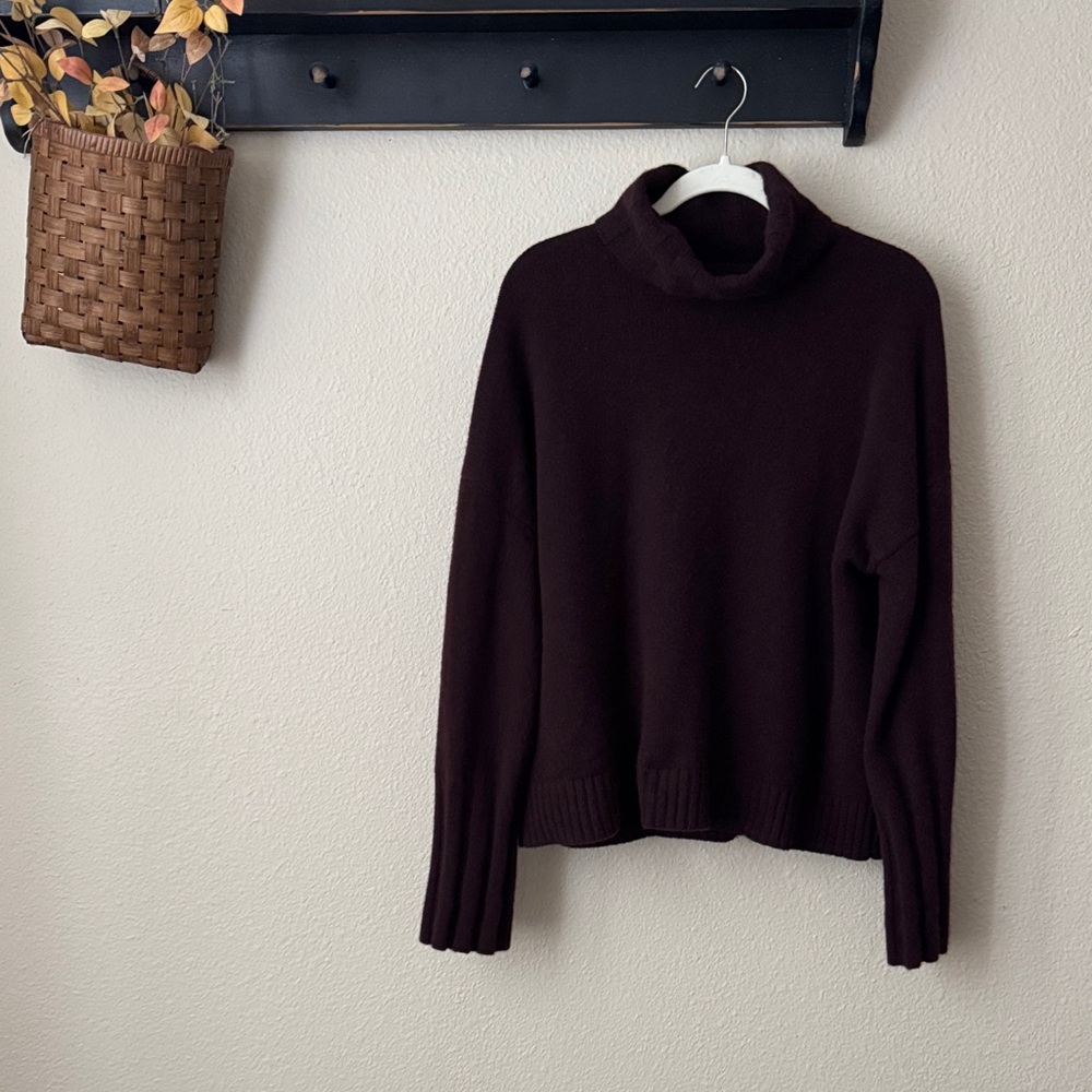 NILI LOTAN Rowan Turtleneck Cashmere Sweater